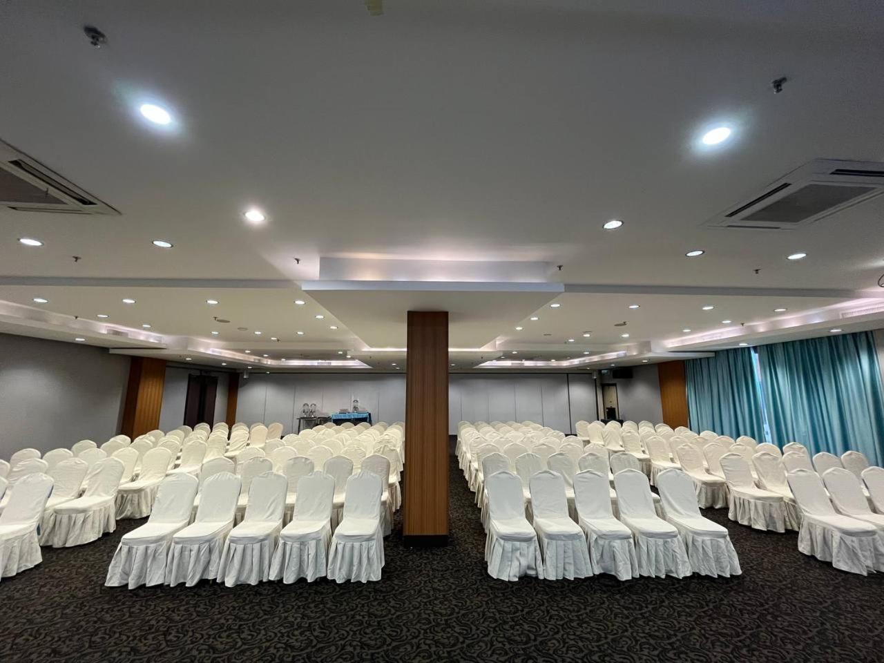 Hotel Langkawi Seaview 3*